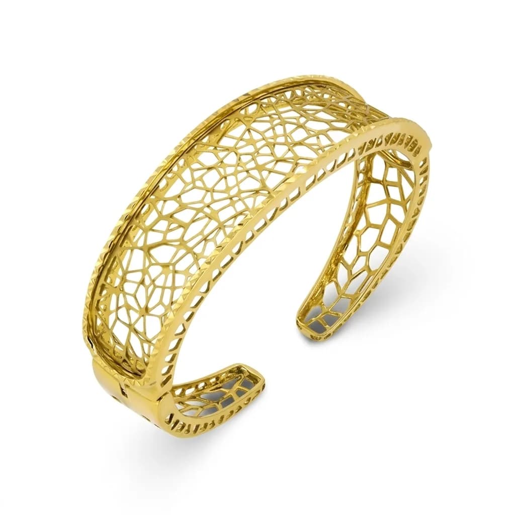 Elegant 18k Gold Bangle with Diamonds