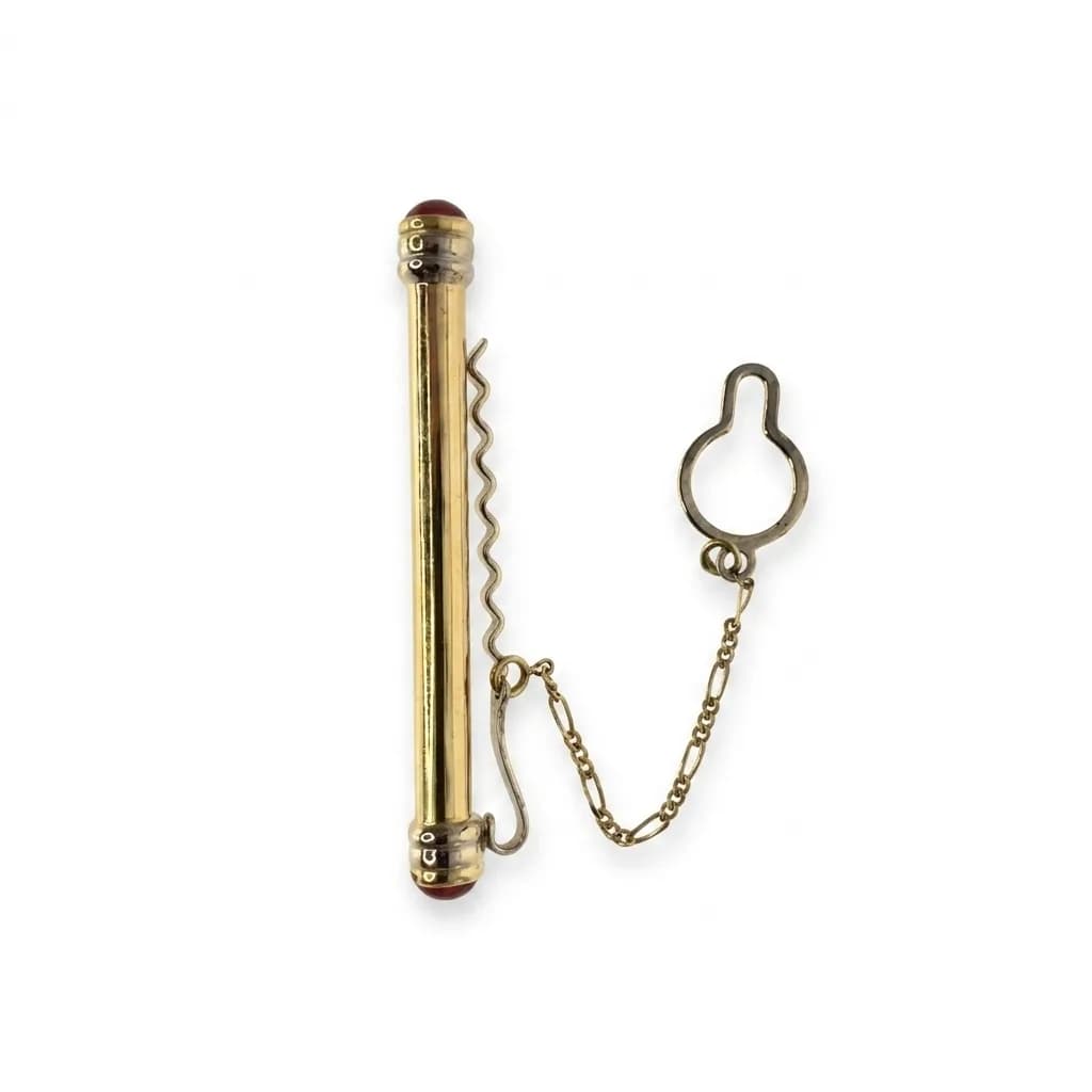 Coral & Gold Brooch in 18k Yellow Gold