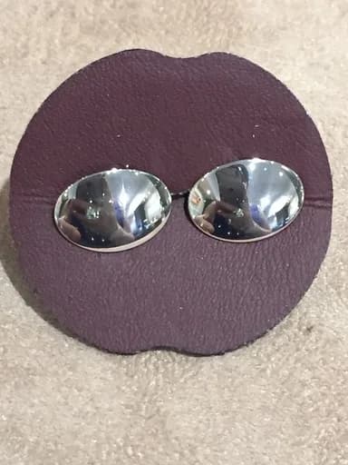Elegant 18k White Gold Cufflinks