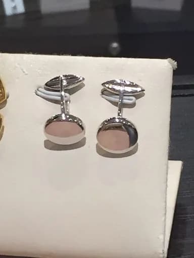 Elegant White Gold Cufflinks with Diamonds